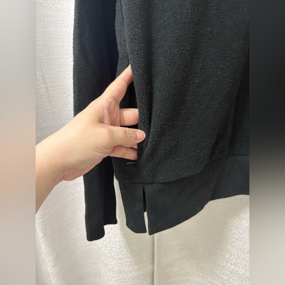 ALO Yoga Women’s Black Haze Turtleneck Sweatshirt Size Medium Pullover Fleece - Picture 8 of 10